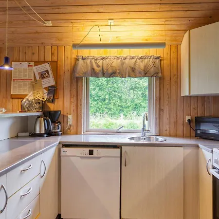 10 Person In By Traum *