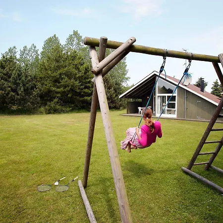 10 Person In By Traum *